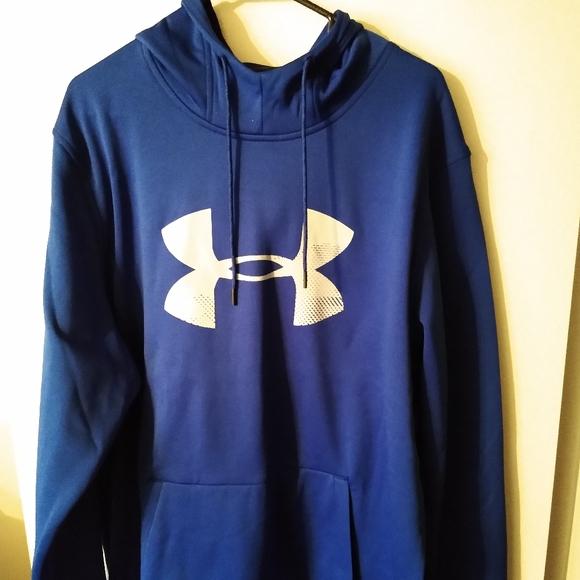 Under Armour Men's Lightweight Hoodie. - Picture 2 of 2